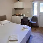 Lovely In With House Sea View