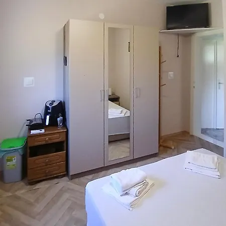 Amazing In With View * Janjina